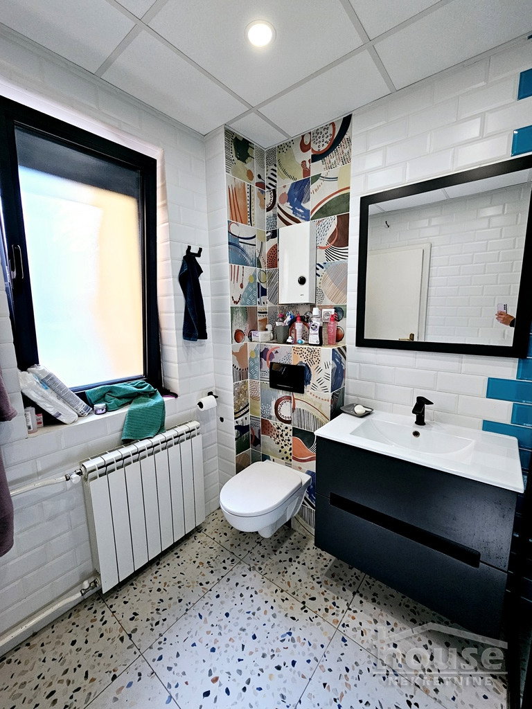 stanovi-4-re-centar-1100594-f28uo Četvorosoban stan na prodaju, Centar, Novi Sad, 117m², 2. sprat, 370.000 €