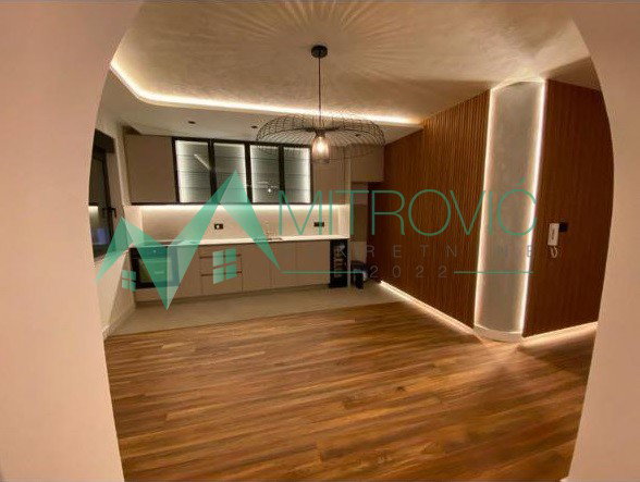 stanovi-4-re-centar-ns-1003017-aywsq Četvorosoban stan na prodaju, Centar, Novi Sad, 119m², 349.325 €