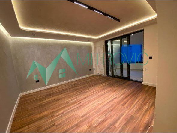 stanovi-4-re-centar-ns-1003017-kxcus Četvorosoban stan na prodaju, Centar, Novi Sad, 119m², 349.325 €