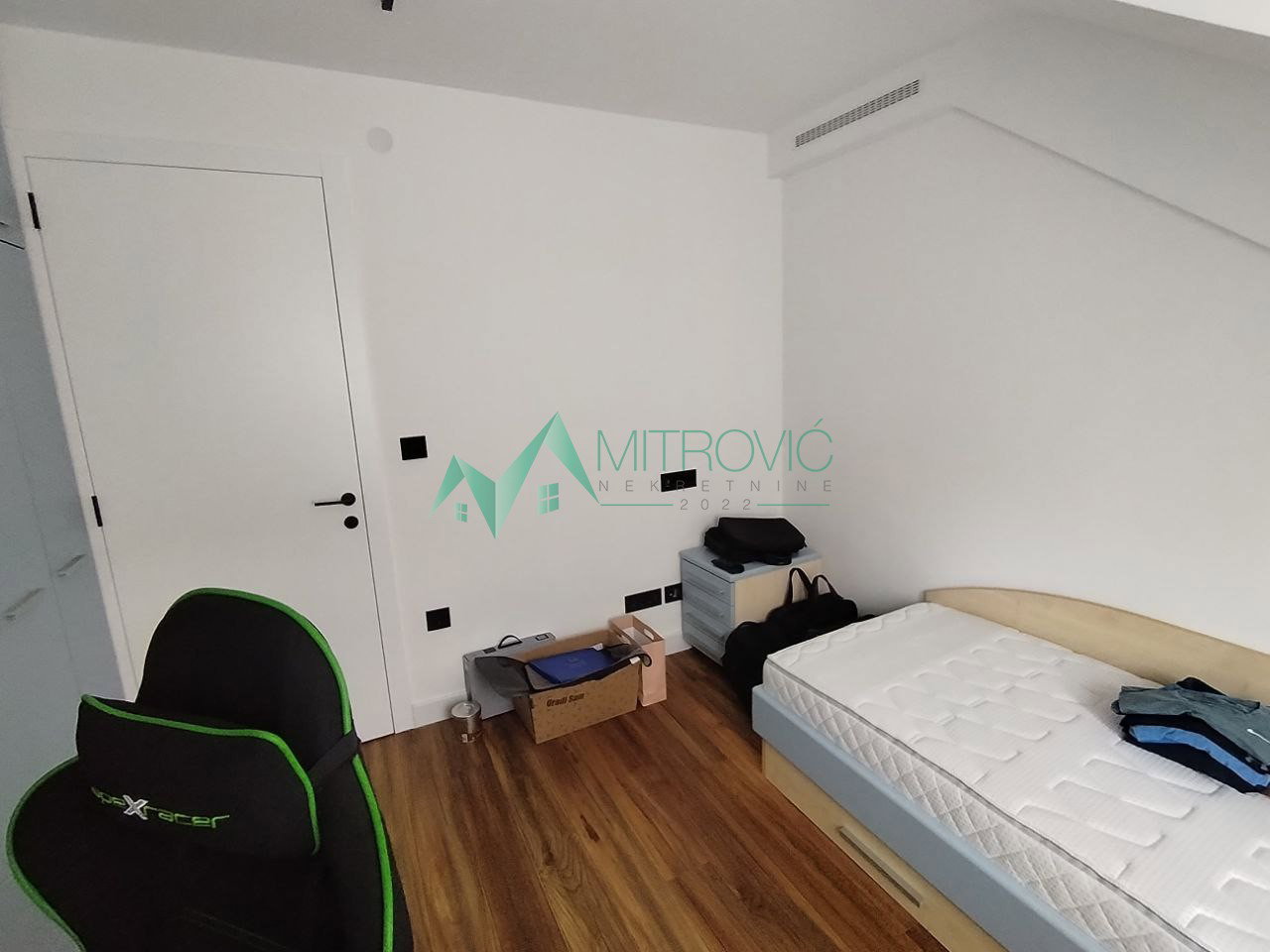 stanovi-4-re-centar-ns-1003017-o258h Četvorosoban stan na prodaju, Centar, Novi Sad, 119m², 349.325 €