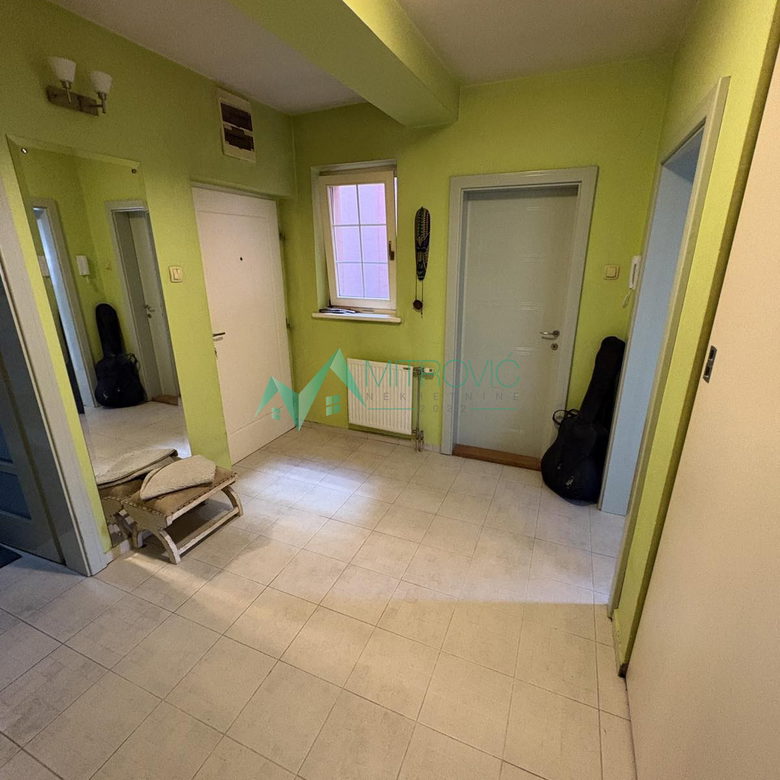 Četvorosoban stan na prodaju, Centar, Novi Sad, 114m², 309.000 €