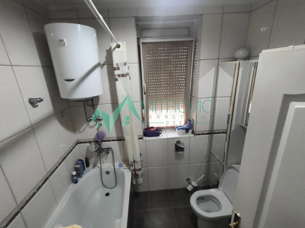 Četvorosoban stan na prodaju, Grbavica, Novi Sad, 112m², 309.000 €