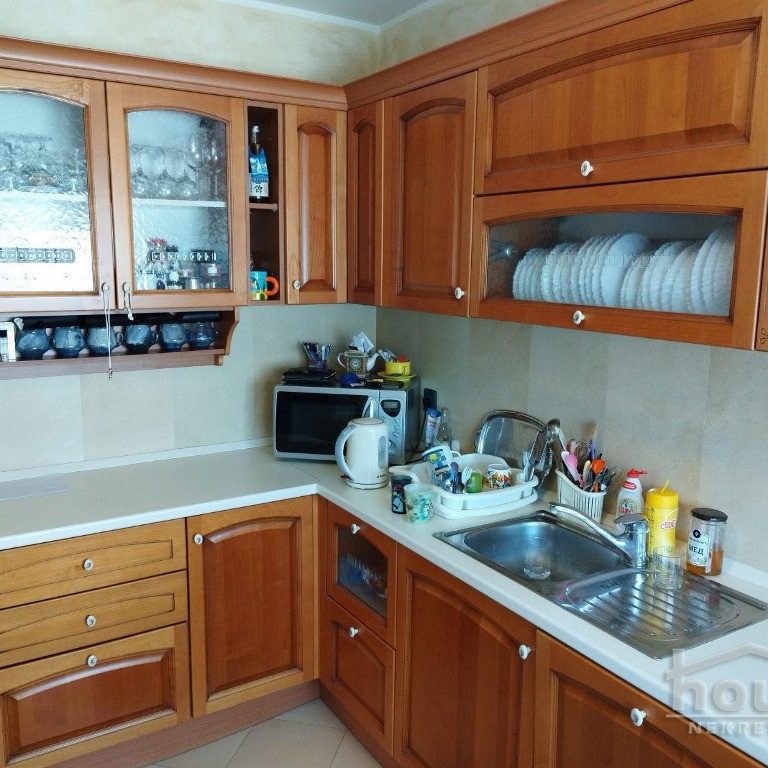 Četvorosoban stan na prodaju, Grbavica, Novi Sad, 115m², 2. sprat, 291.000 €