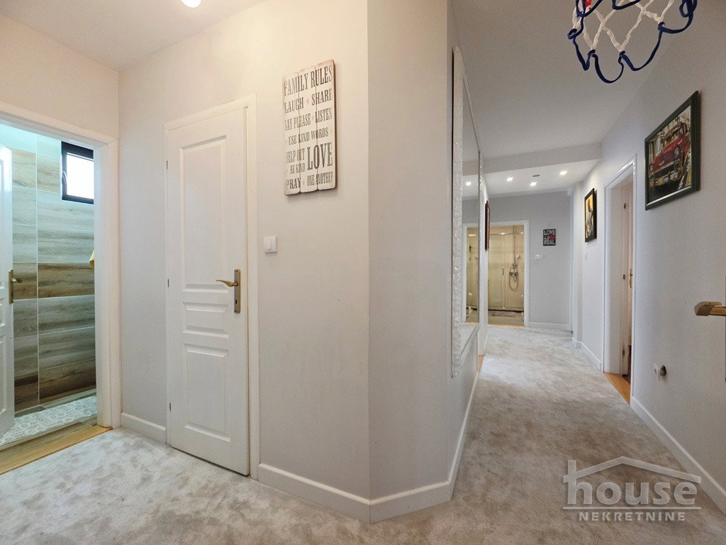 Četvorosoban stan na prodaju, Grbavica, Novi Sad, 116m², 324.800 €