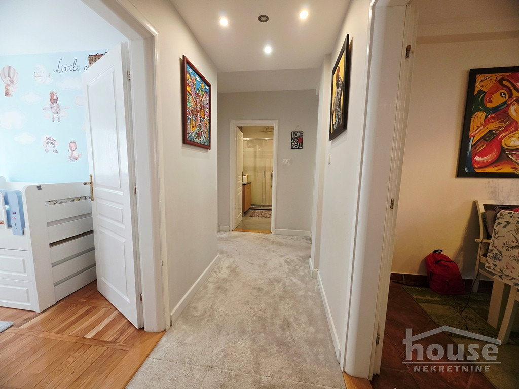 Četvorosoban stan na prodaju, Grbavica, Novi Sad, 116m², 324.800 €