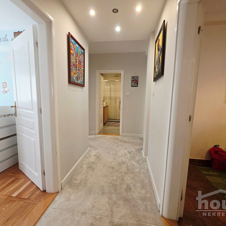 Četvorosoban stan na prodaju, Grbavica, Novi Sad, 116m², 324.800 €