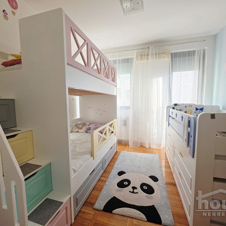 Četvorosoban stan na prodaju, Grbavica, Novi Sad, 116m², 324.800 €