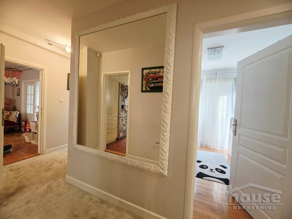 Četvorosoban stan na prodaju, Grbavica, Novi Sad, 116m², 324.800 €