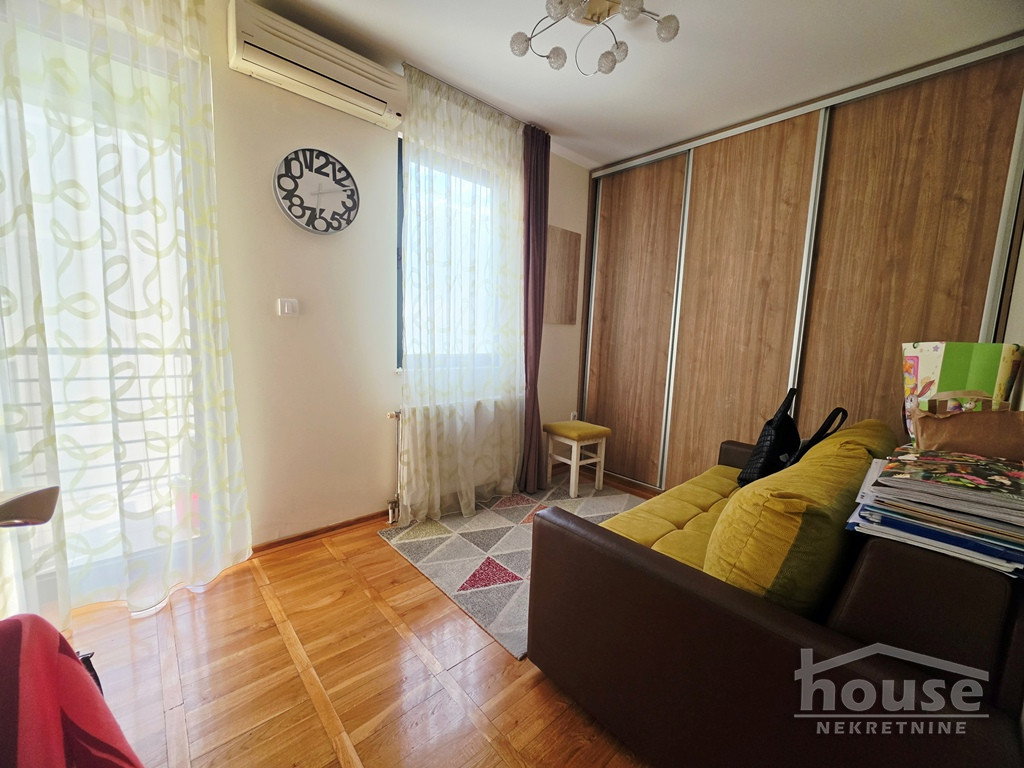 Četvorosoban stan na prodaju, Grbavica, Novi Sad, 116m², 324.800 €