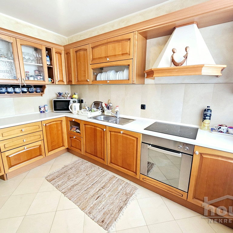 Četvorosoban stan na prodaju, Grbavica, Novi Sad, 115m², 2. sprat, 291.000 €
