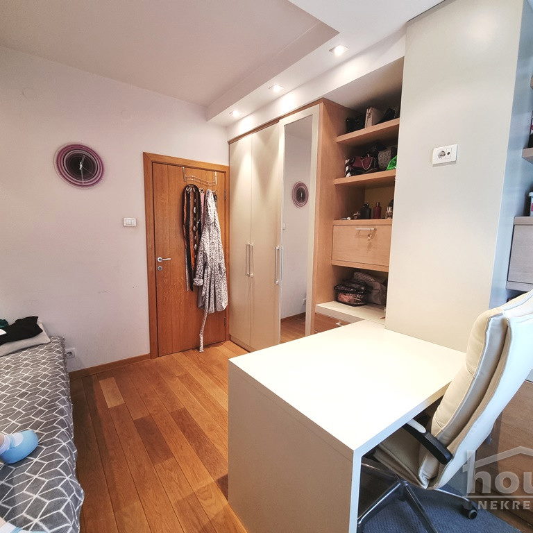 Četvorosoban stan na prodaju, Grbavica, Novi Sad, 99m², 310.000 €