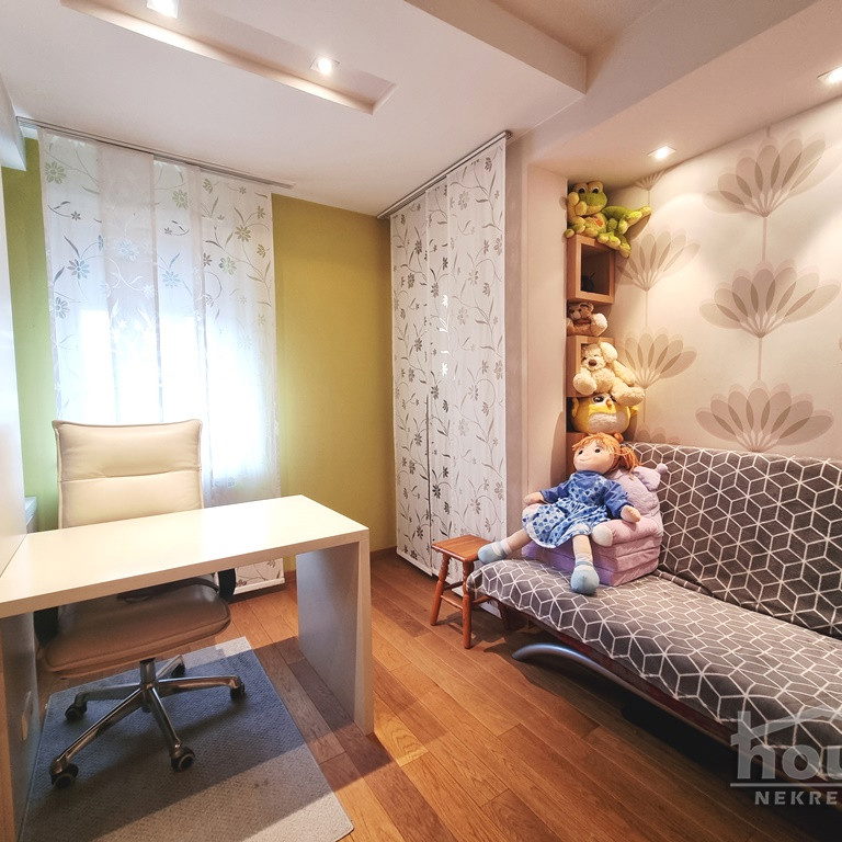 Četvorosoban stan na prodaju, Grbavica, Novi Sad, 99m², 310.000 €