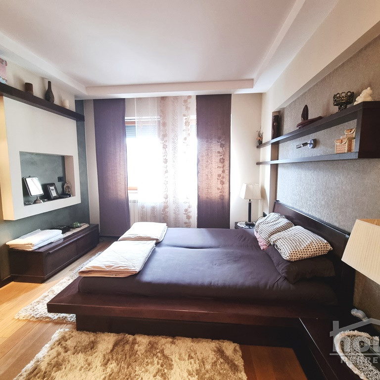Četvorosoban stan na prodaju, Grbavica, Novi Sad, 99m², 310.000 €