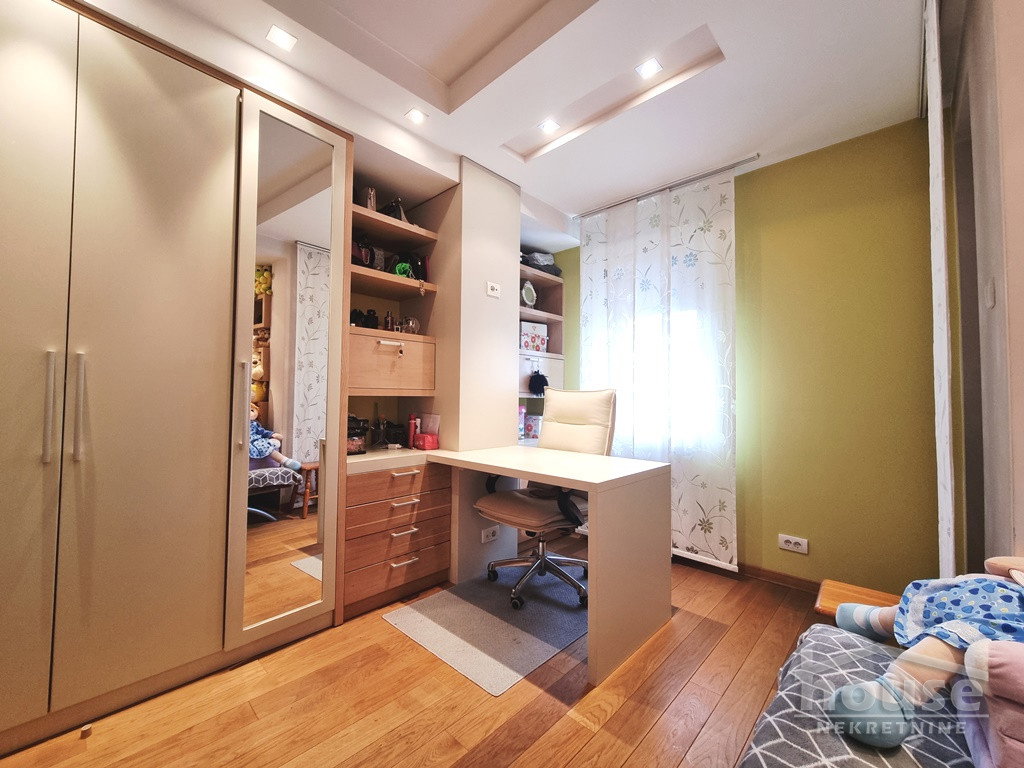 stanovi-4-re-grbavica-1102222-wfxgz Četvorosoban stan na prodaju, Grbavica, Novi Sad, 99m², 310.000 €