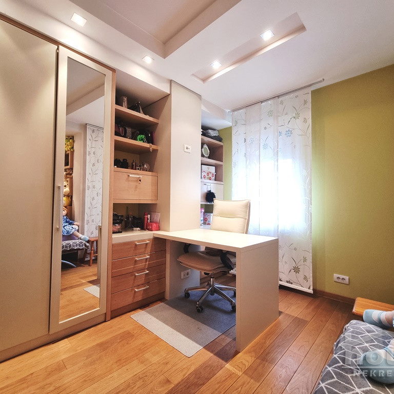 Četvorosoban stan na prodaju, Grbavica, Novi Sad, 99m², 310.000 €