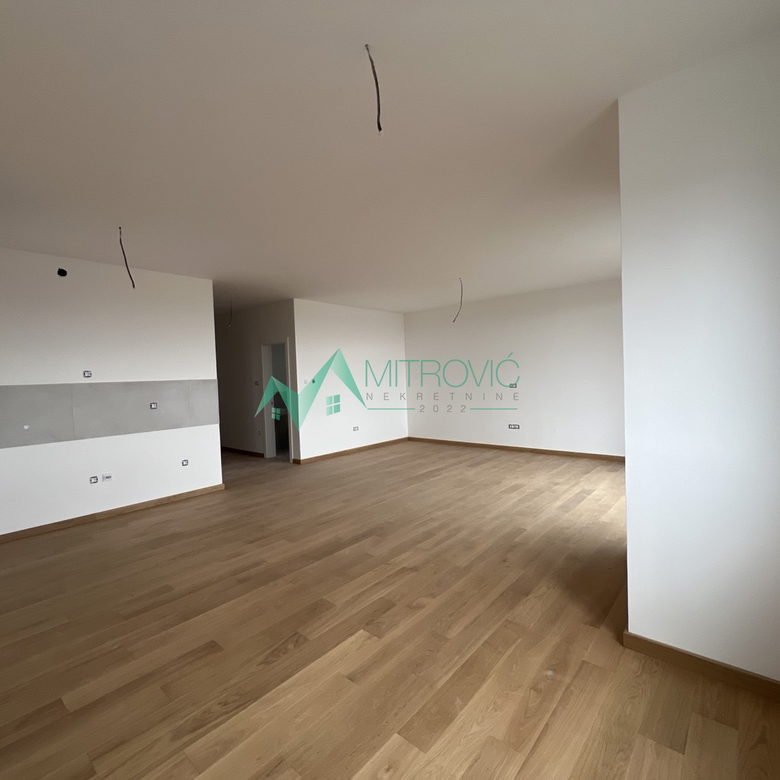 Četvorosoban stan na prodaju, Sremska Kamenica, Novi Sad, 111m², 321.500 €
