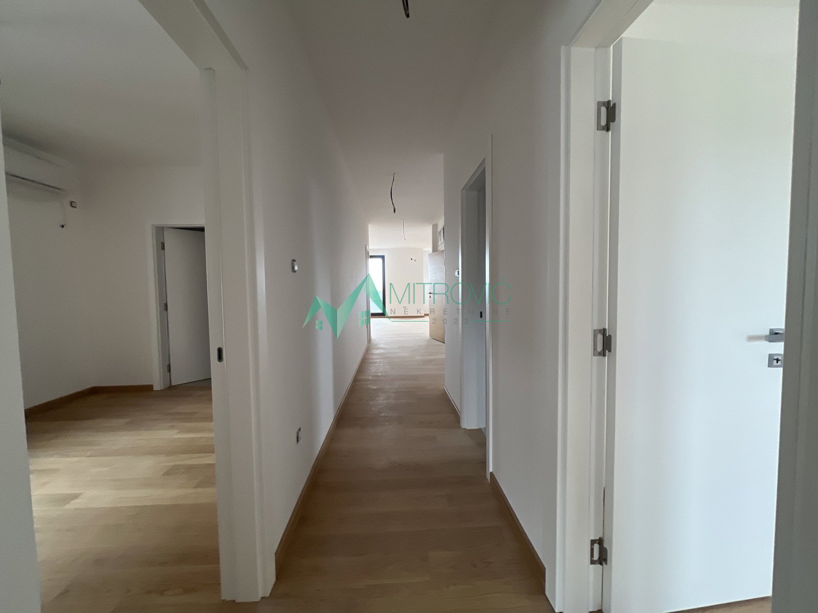 stanovi-4-re-miSeluk-1003426-n7upf Četvorosoban stan na prodaju, Sremska Kamenica, Novi Sad, 111m², 321.500 €