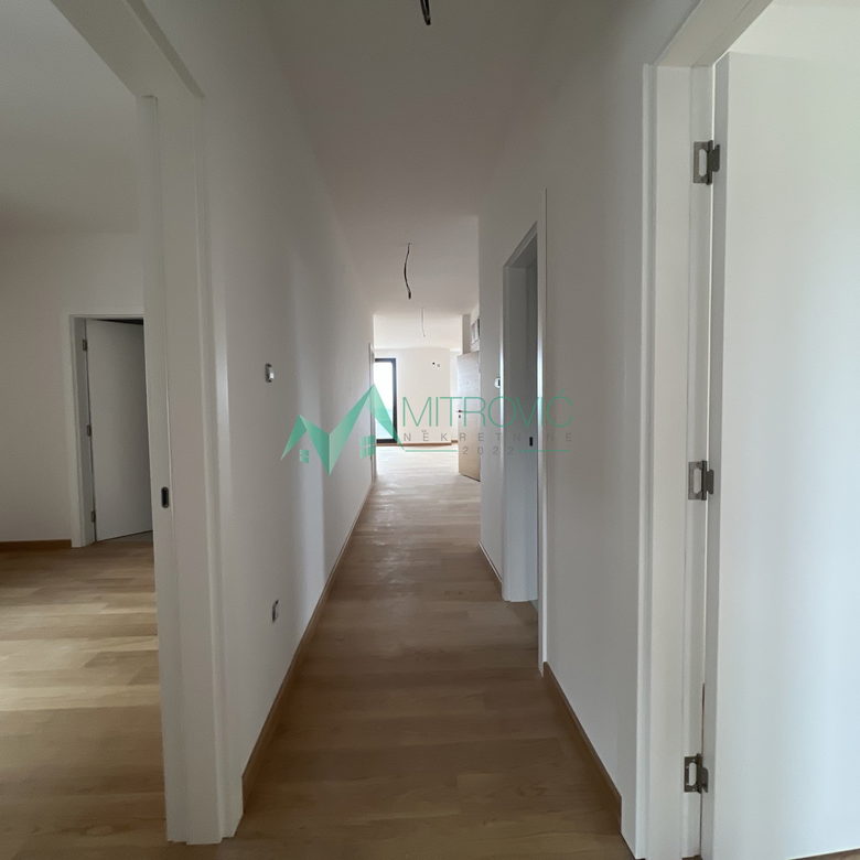 Četvorosoban stan na prodaju, Sremska Kamenica, Novi Sad, 111m², 321.500 €
