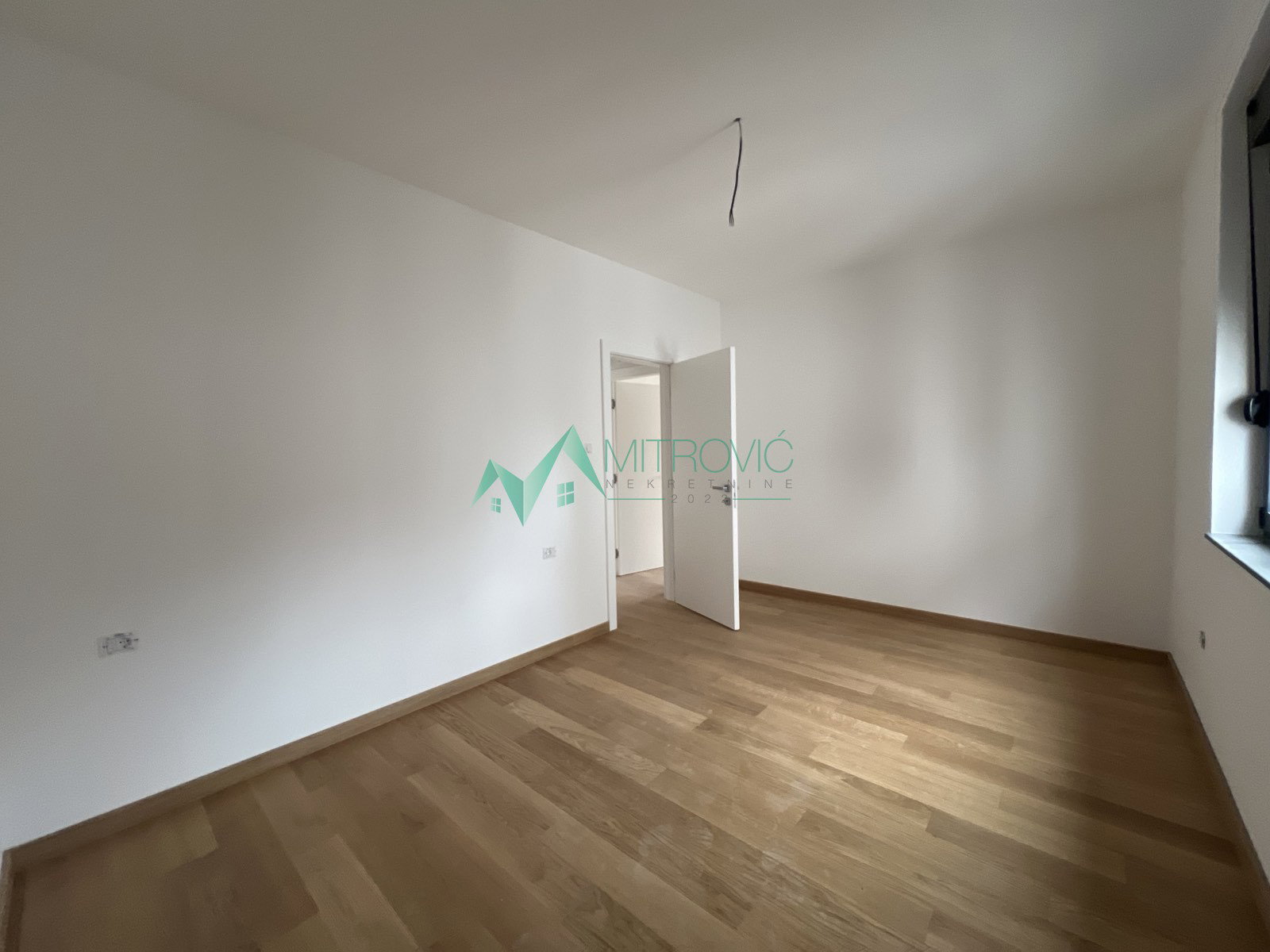 stanovi-4-re-miSeluk-1003426-oszhg Četvorosoban stan na prodaju, Sremska Kamenica, Novi Sad, 111m², 321.500 €