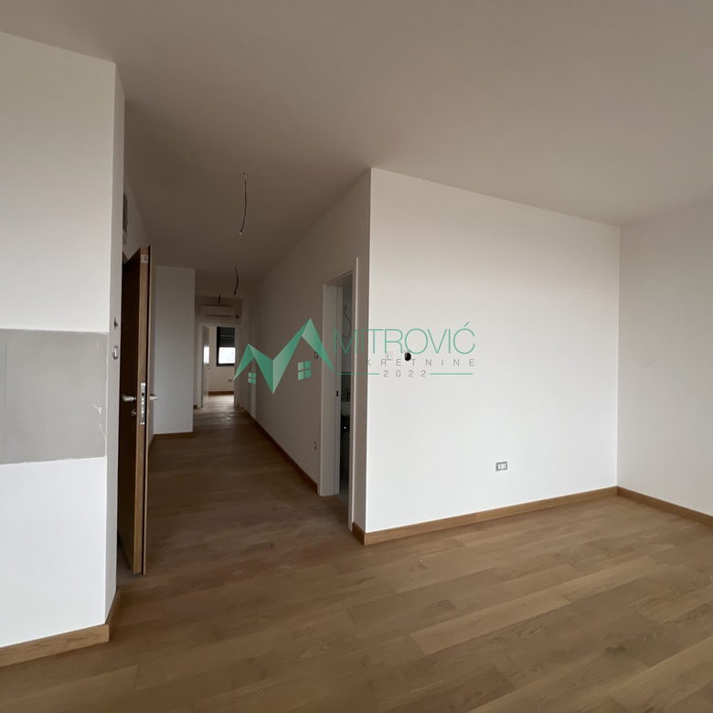 Četvorosoban stan na prodaju, Sremska Kamenica, Novi Sad, 111m², 321.500 €