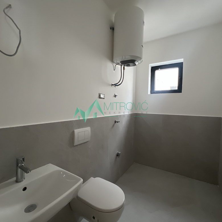 Četvorosoban stan na prodaju, Sremska Kamenica, Novi Sad, 111m², 321.500 €