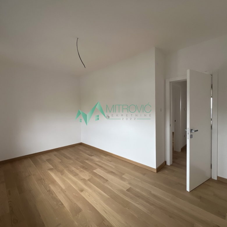 Četvorosoban stan na prodaju, Sremska Kamenica, Novi Sad, 111m², 321.500 €