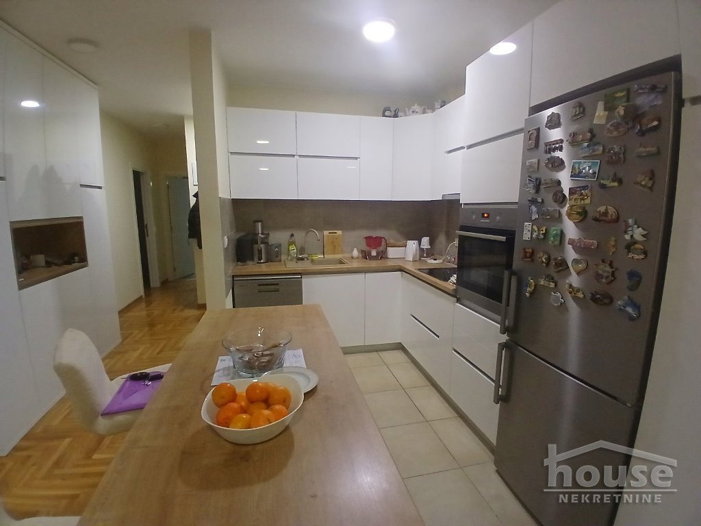 Četvorosoban stan na prodaju, Nova Detelinara, Novi Sad, 92m², 2. sprat, 273.000 €