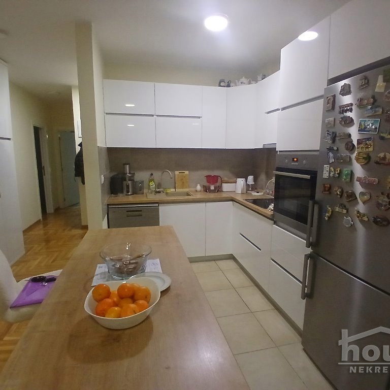 Četvorosoban stan na prodaju, Nova Detelinara, Novi Sad, 92m², 2. sprat, 273.000 €