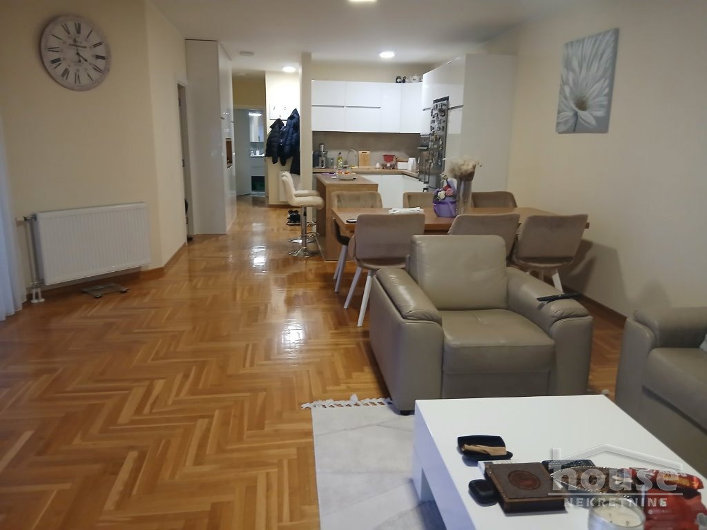 Stan Prodaja Novi Sad  92 m2