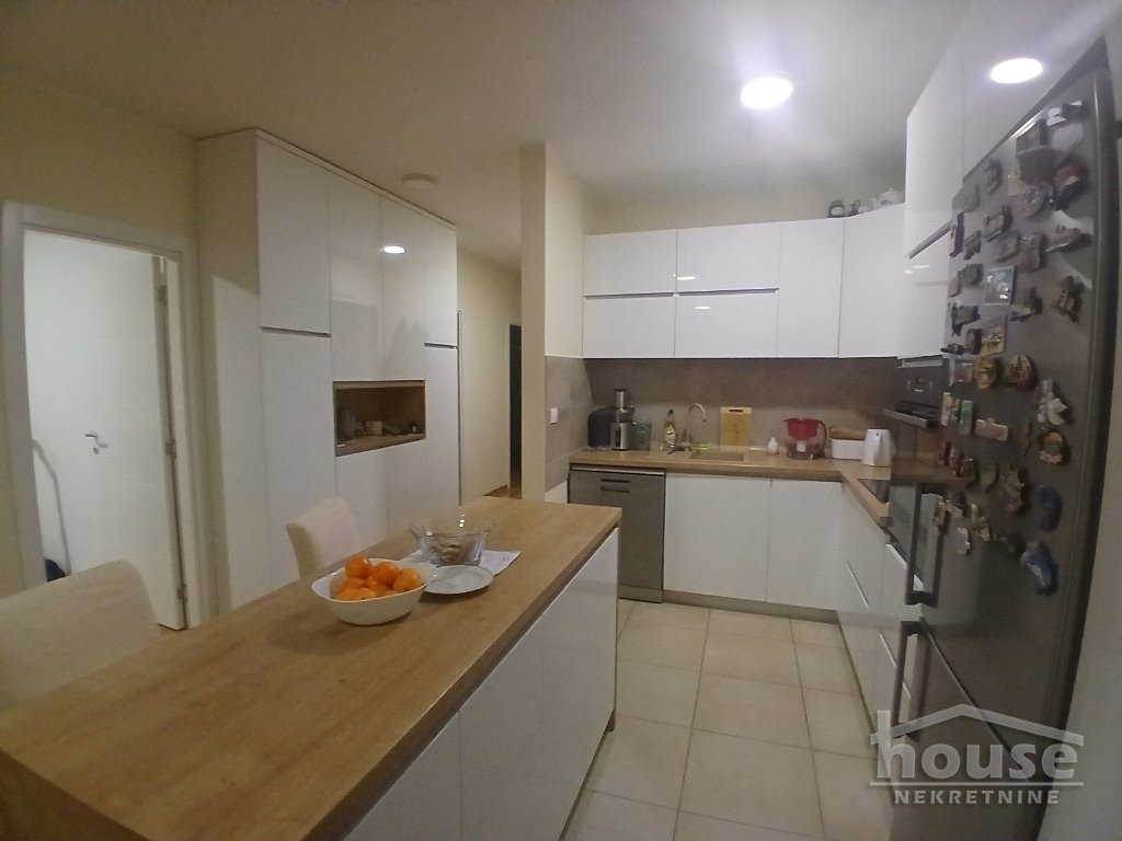 Četvorosoban stan na prodaju, Nova Detelinara, Novi Sad, 92m², 2. sprat, 273.000 €