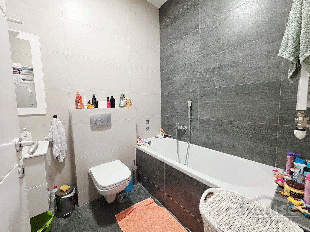 stanovi-4-re-nova-detelinara-1102620-bug8s Četvorosoban stan na prodaju, Nova Detelinara, Novi Sad, 97m², 303.800 €