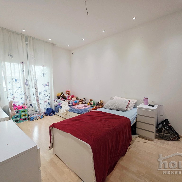 Četvorosoban stan na prodaju, Nova Detelinara, Novi Sad, 97m², 303.800 €