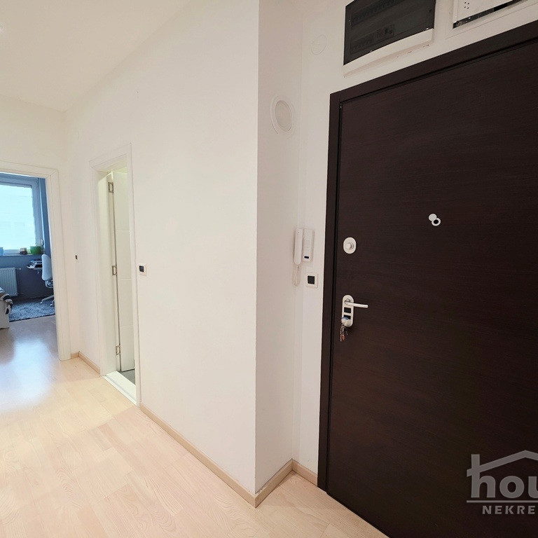 Četvorosoban stan na prodaju, Nova Detelinara, Novi Sad, 97m², 303.800 €