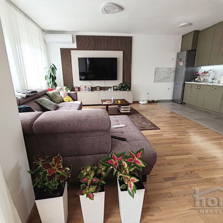 Stan Prodaja Novi Sad  107 m2