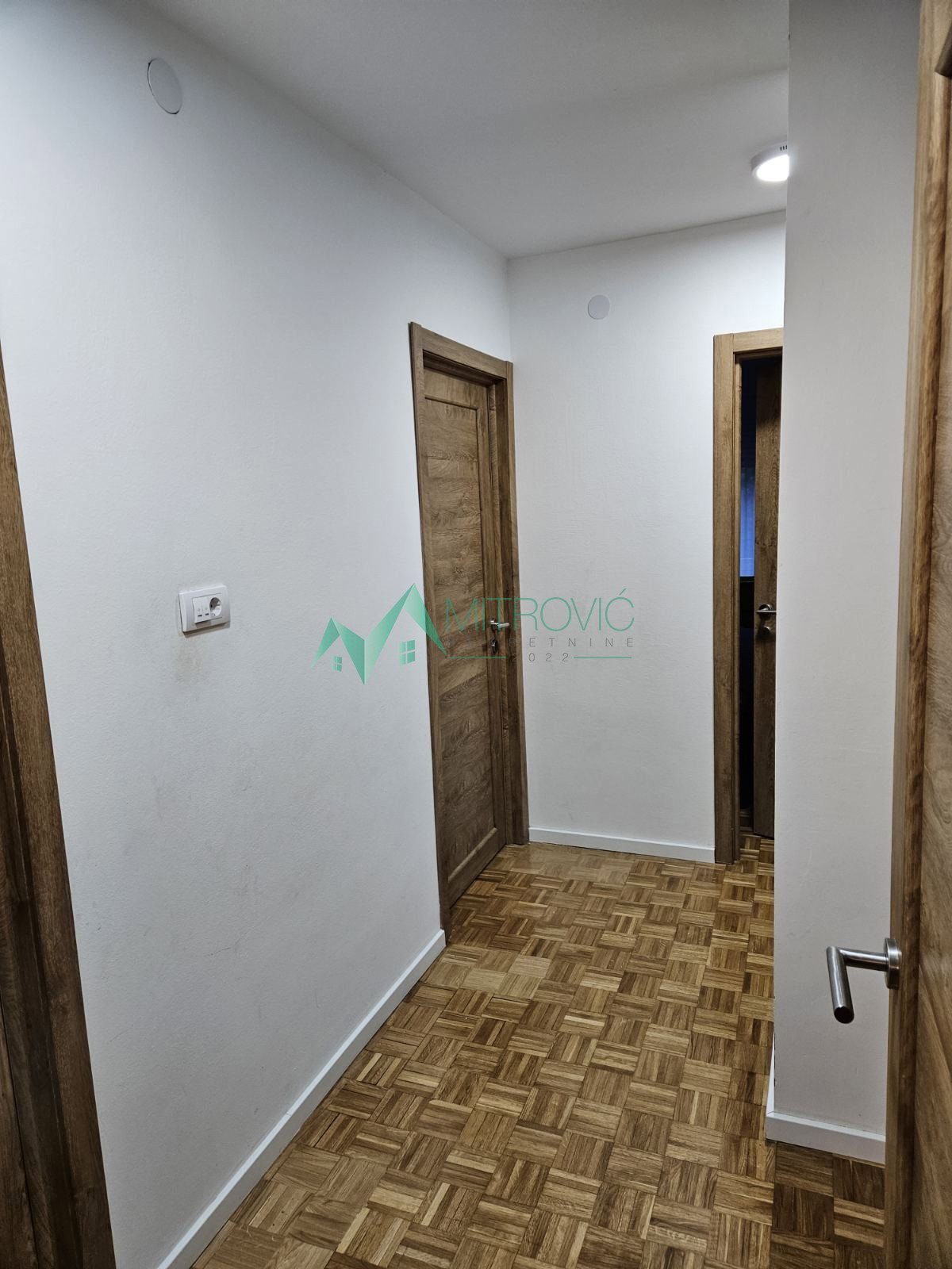Četvorosoban stan na prodaju, Sajmište, Novi Sad, 96m², 247.200 €