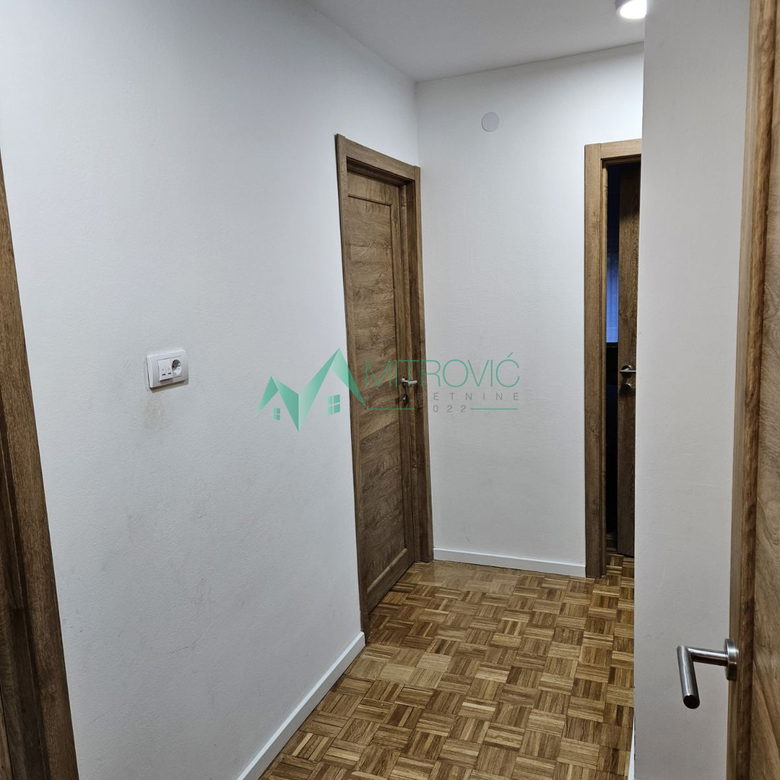 Četvorosoban stan na prodaju, Sajmište, Novi Sad, 96m², 247.200 €