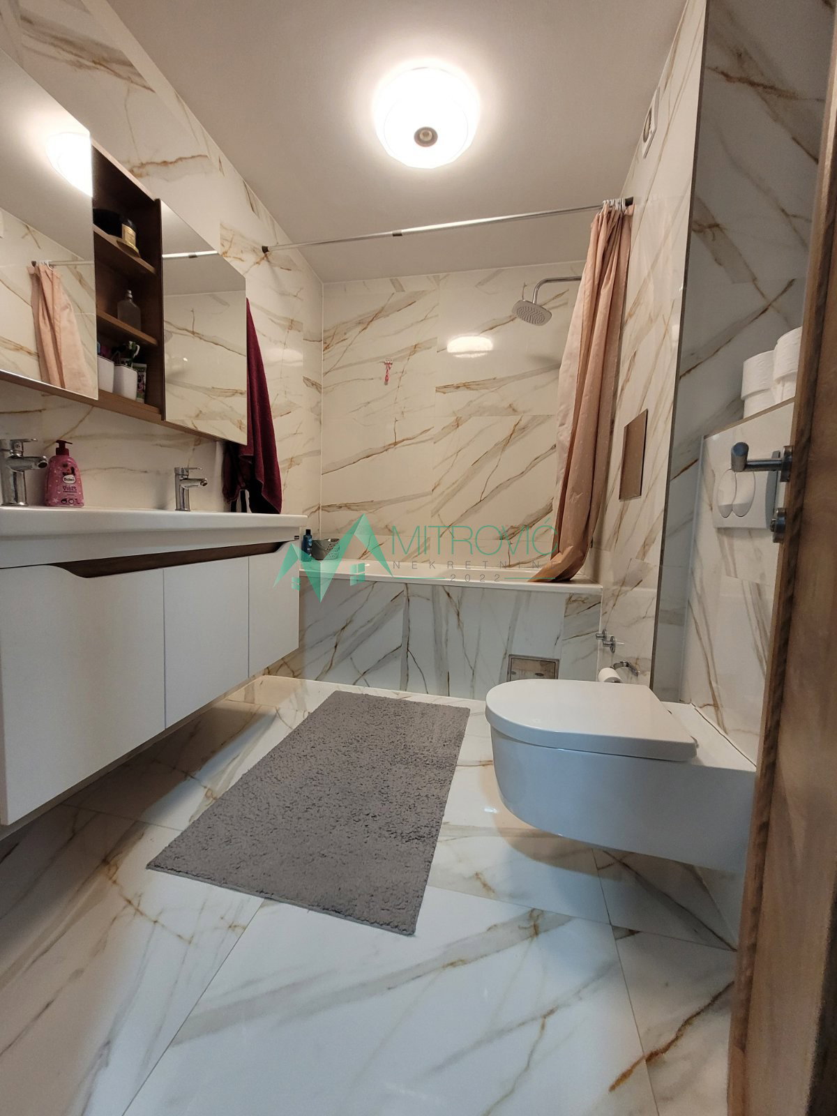Četvorosoban stan na prodaju, Sajmište, Novi Sad, 96m², 247.200 €