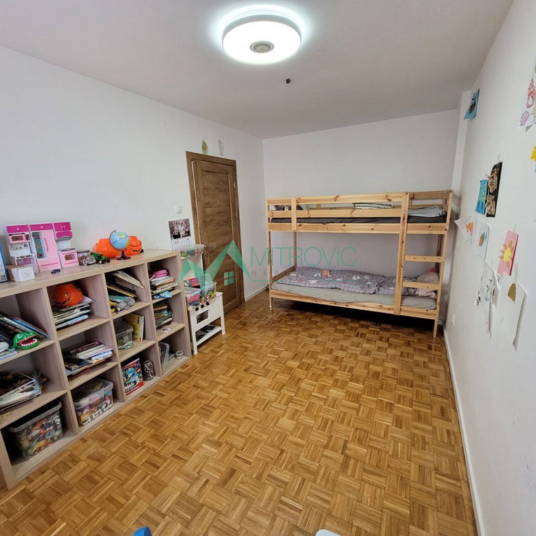 Četvorosoban stan na prodaju, Sajmište, Novi Sad, 96m², 247.200 €