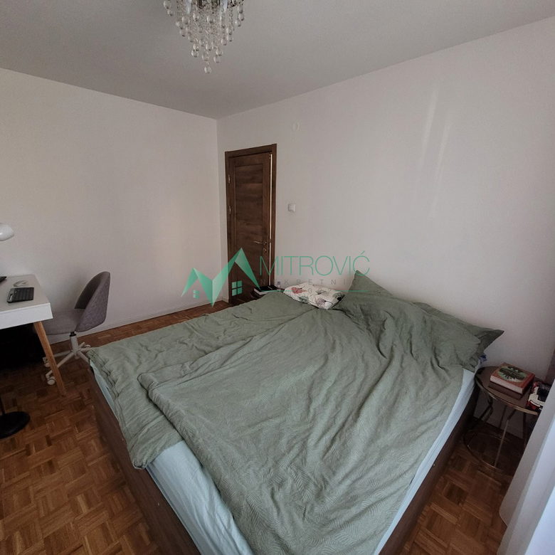 Četvorosoban stan na prodaju, Sajmište, Novi Sad, 96m², 247.200 €
