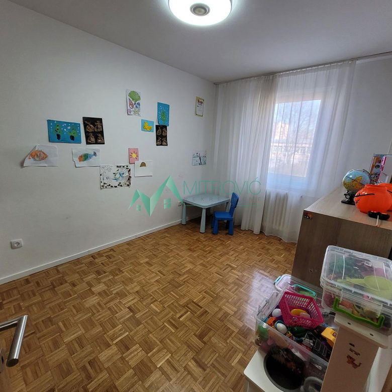 Četvorosoban stan na prodaju, Sajmište, Novi Sad, 96m², 247.200 €