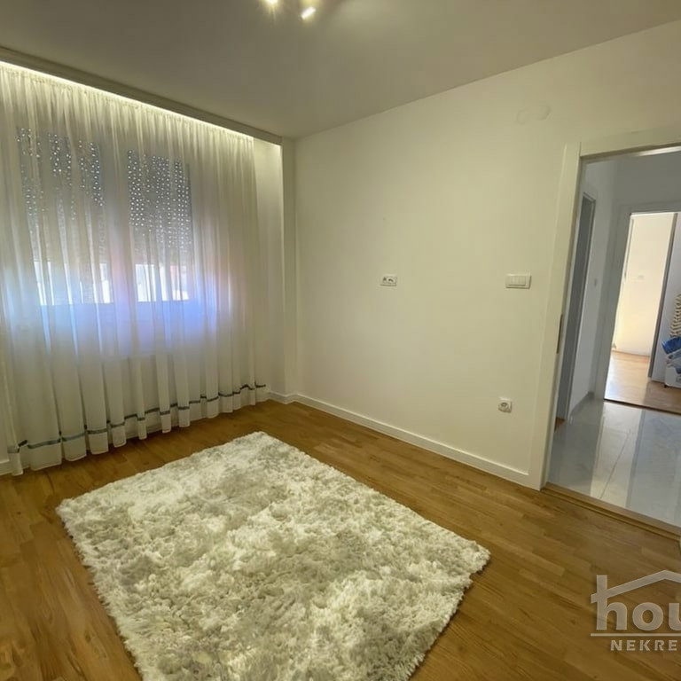 Četvorosoban stan na prodaju, Salajka, Novi Sad, 101m², 2. sprat, 360.000 €
