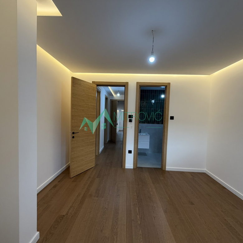 Četvorosoban stan na prodaju, Telep, Novi Sad, 116m², 360.000 €