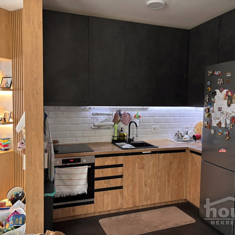 Stan Prodaja Novi Sad  82 m2