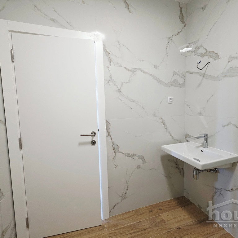 Četvorosoban stan na prodaju, Telep, Novi Sad, 106m², 249.100 €
