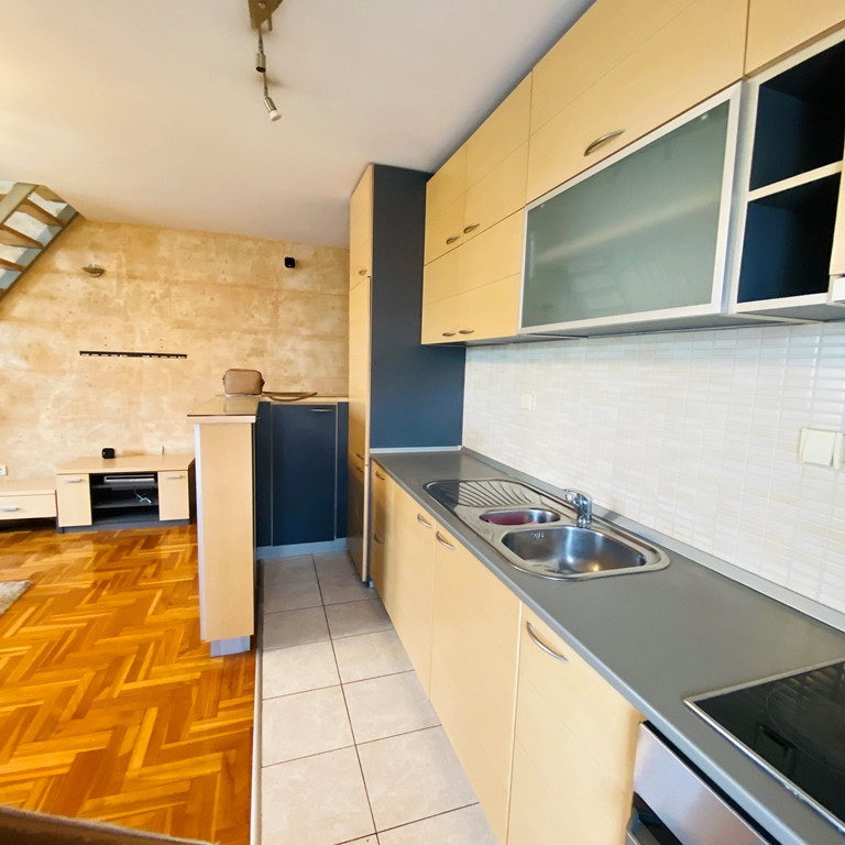 Petosoban stan na prodaju, Centar, Novi Sad, 71m², 180.250 €