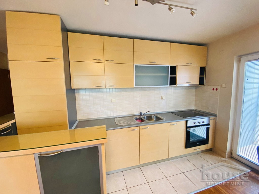 Petosoban stan na prodaju, Centar, Novi Sad, 71m², 180.250 €