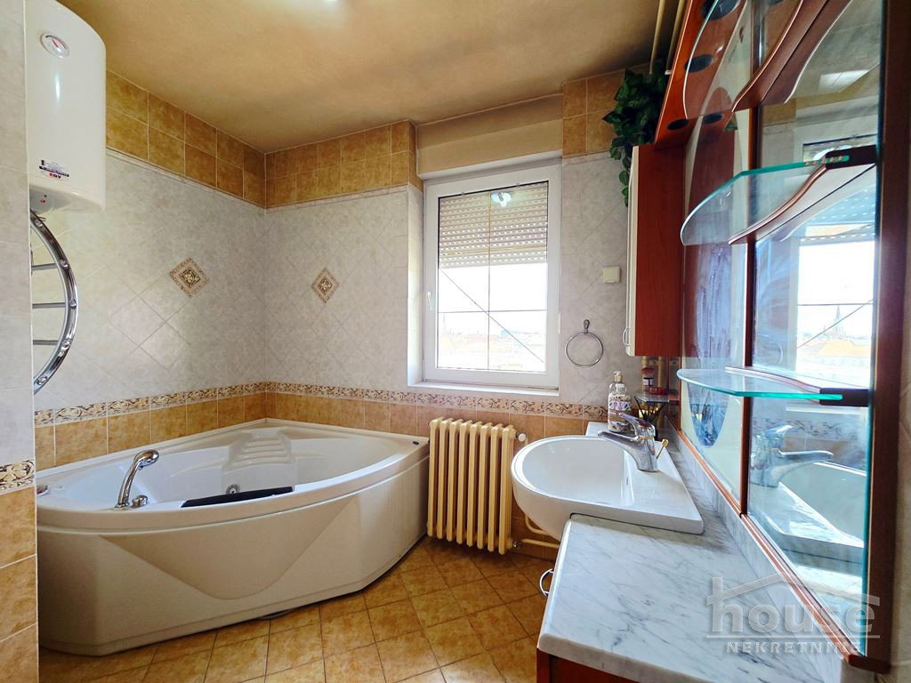 stanovi-5-dx-kej-1065183-qzsmr Petosoban stan na prodaju, Kej, Novi Sad, 179m², 460.000 €