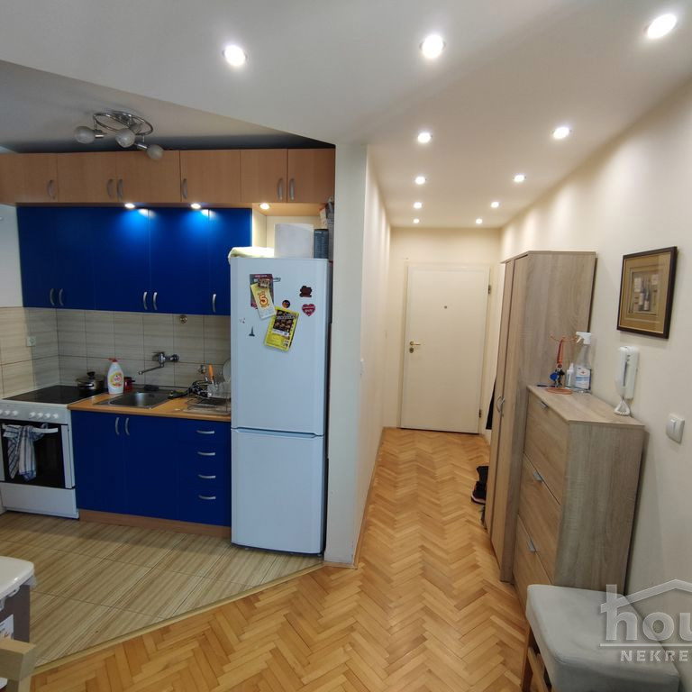 Stan Prodaja Novi Sad  100 m2