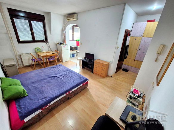 Stan Prodaja Novi Sad  25 m2