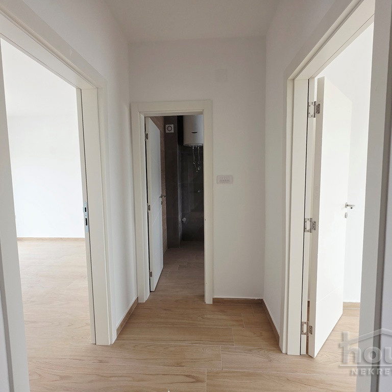 Petosoban stan na prodaju, Bulevar Patrijarha Pavla, Novi Sad, 154m², 2. sprat, 338.800 €